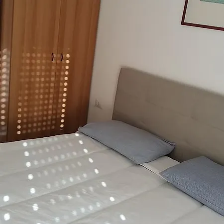 拉珀拉度假屋 *